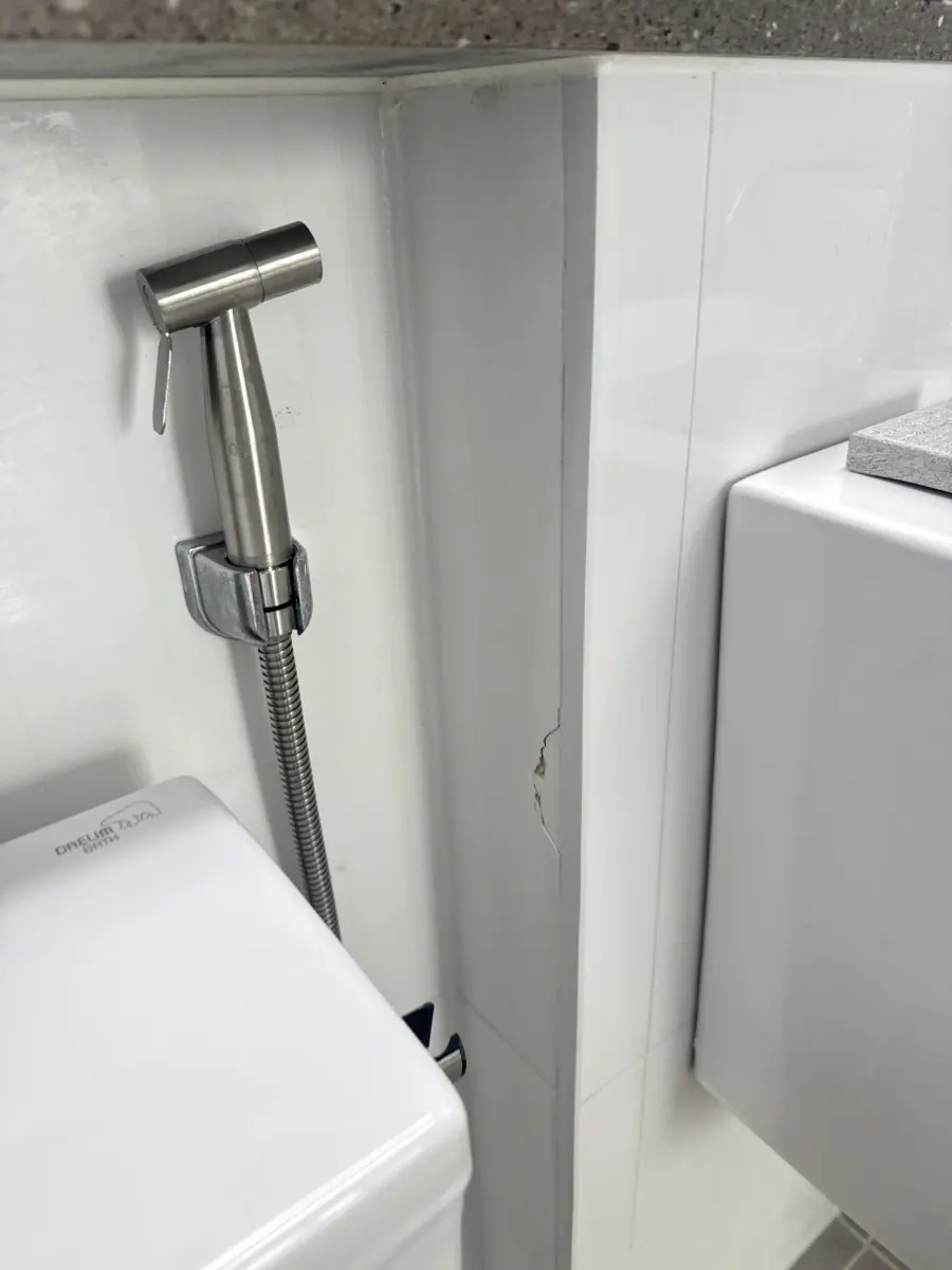 벽타일깨짐부분수리 작업 전 실제 현장